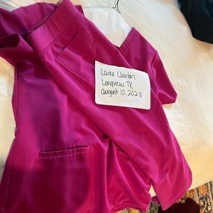 3 pocket top Figs scrub size Large. . Medium Zamora jogger.